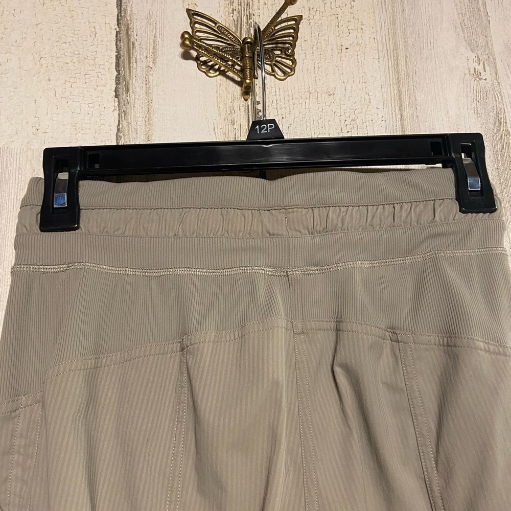 Lululemon Sheer Oak Dance Studio Mid-Rise Cropped Pant 2 - Picture 7 of 14